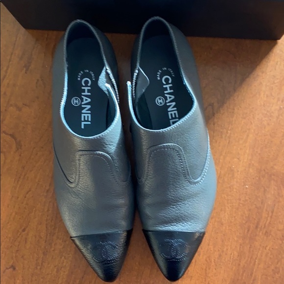 Authentic Chanel boots size 39.5 Brand new w/box - Picture 2 of 10